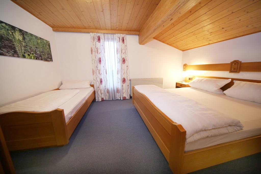 Frühstückspension Jagdhof Obertilliach Zimmer foto